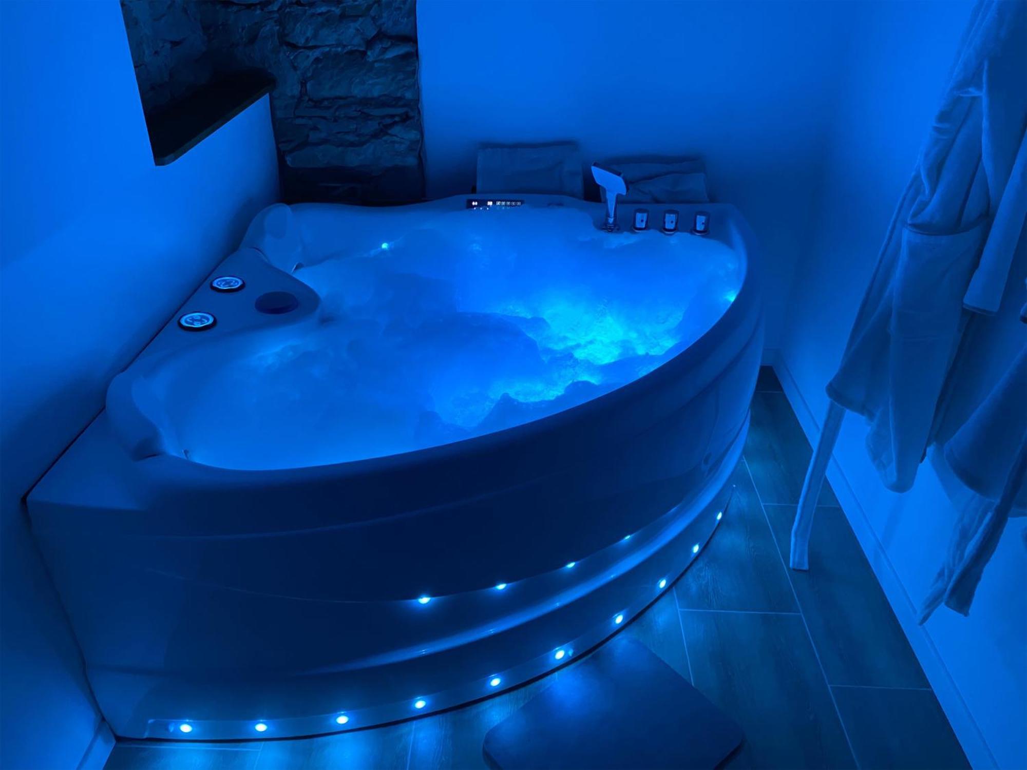 Love Room- Spa- Escale Amoureuse Puygaillard-de-Quercy Esterno foto